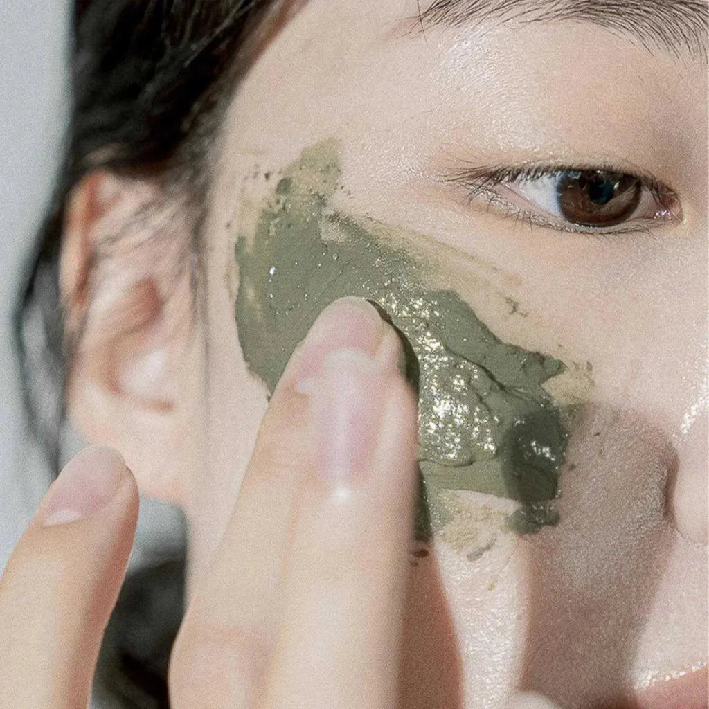 Hassas Ciltlere Noni Özü İçeren Yağ ve Gözenek Arındırıcı Kil Maskesi - Noni Refresh Clay Mask 100 mL - Celimax - Vionine